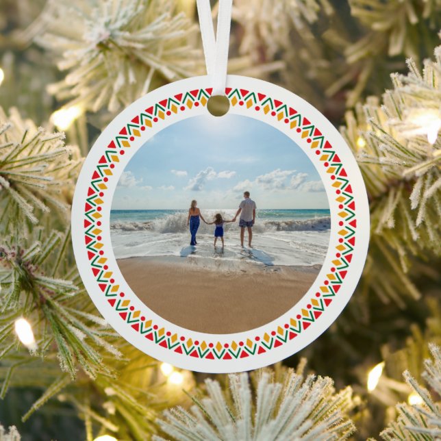 Feliz Navidad Family Photo Metal Ornament (Insitu)
