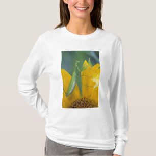 Female praying mantis T-Shirt