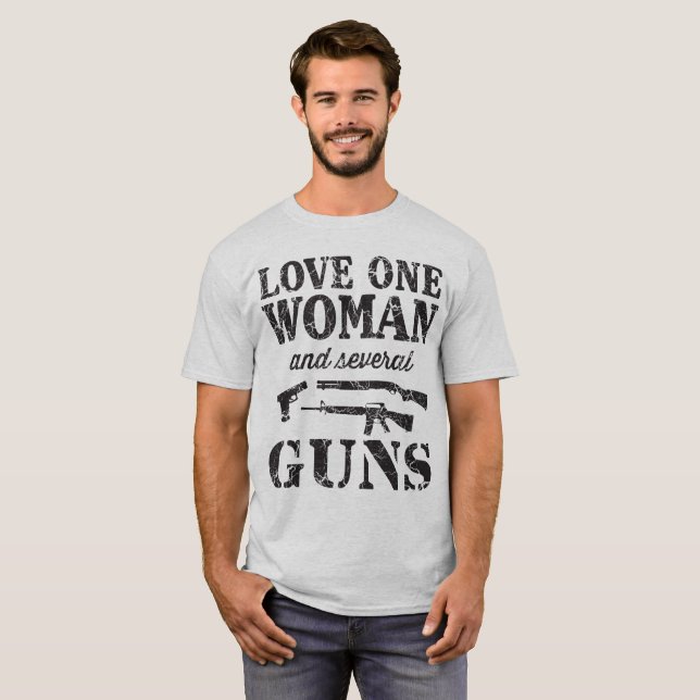 Femme de l'amour un et T-shirt de plusieurs armes (Devant entier)