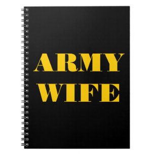 Femme de l'armée carnet