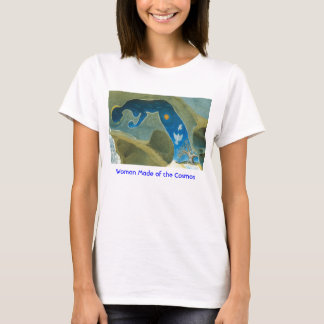 Femme faite du cosmos/du T-shirt