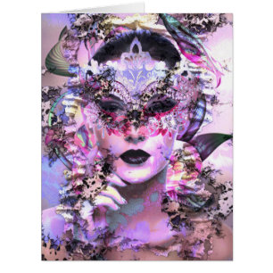 Femme surréaliste avec le masque