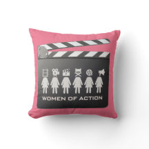 femmes de coussin d'action