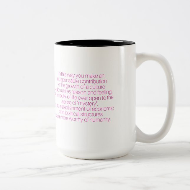 Femmes de Merci qui travaillent la tasse (Droit)