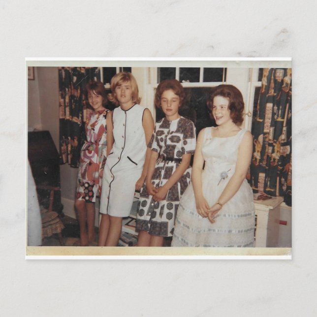 femmes en attente carte postale (Devant)