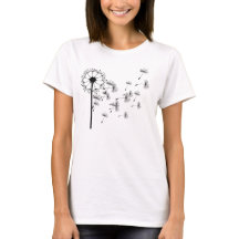 Femmes soufflant dans le T-shirt de pissenlit de