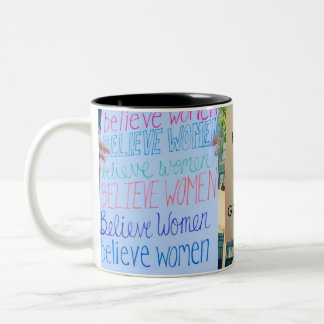 Femmes tasse intelligente de signes en mars 2018