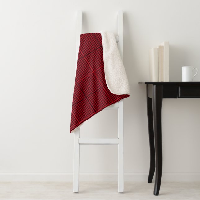 Fenêtre Sherpa Blanket-Grand Rouge Jester Plaid (En situation)
