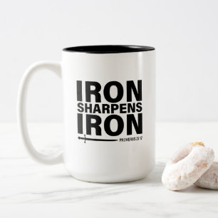 Fer Sharpens Fer - Proverbes 27:17 Mug de café