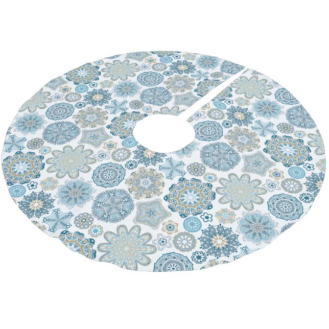 Festive Chic Floral Mandala Snow Flakes Pattern Brushed Polyester Tree Skirt (Angled)