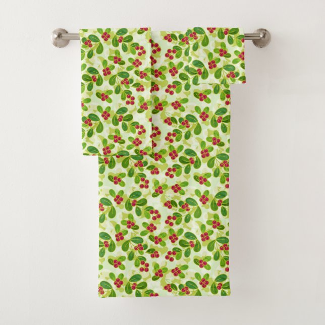 Festive Cranberry Fruit Pattern, Green Bath Towel Set (Insitu)