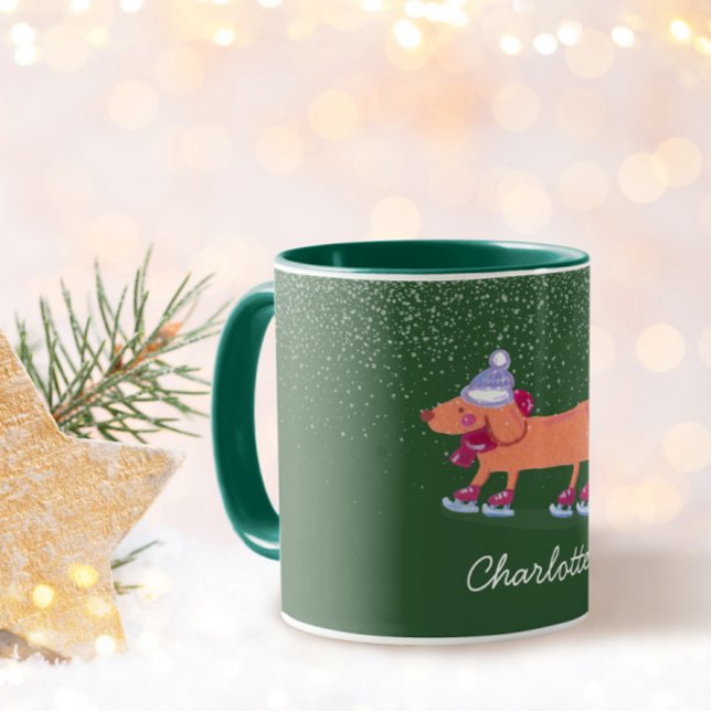 Festive Dachshund Dog Ice Skating Green Name Mug (Créateur téléchargé)