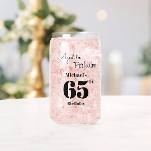 Fêté à la perfection pour les 65 ans d'un homme