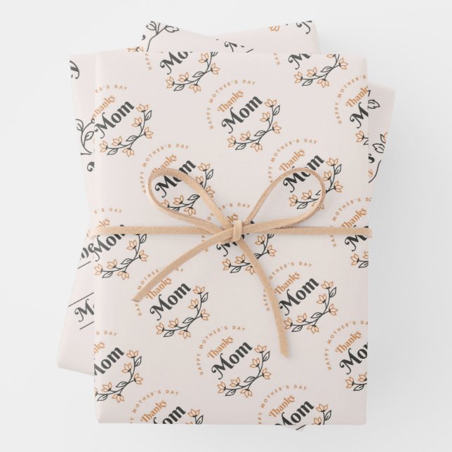 Fête des mères Envelopper les feuilles de papier (En situation)
