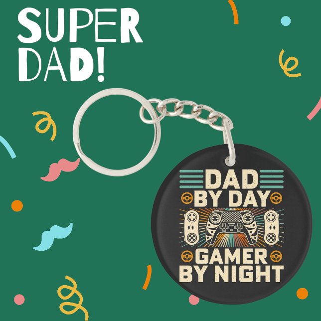 Fête des pères papa par jour Gamer par nuit (Father's day Dad by day Gamer by night Keychain)