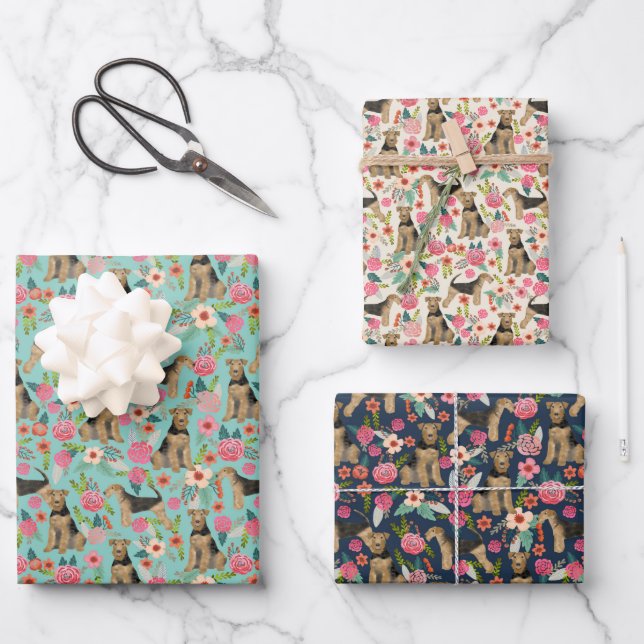 Feuille De Papier Cadeau Airedale Terrier Chien Floral (Recto)