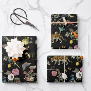 Feuille De Papier Cadeau Animaux sauvages vintages et sombres en forêt