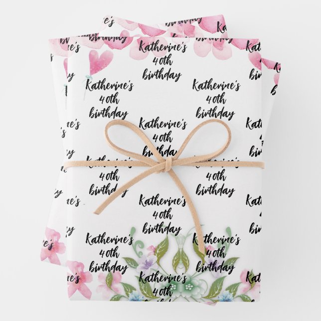 Feuille De Papier Cadeau Aquarelle, joli nom de script floral d'anniversair (En situation)