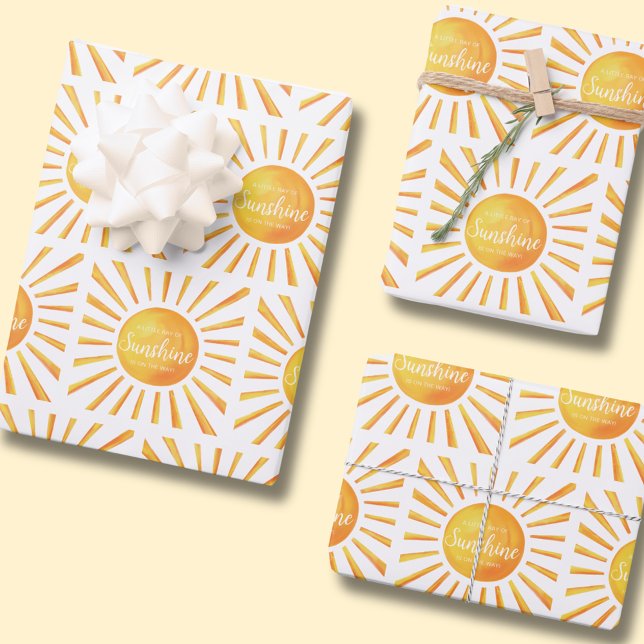 Feuille De Papier Cadeau Baby shower solaire (Sunshine baby shower gift wrap sheets with "A Little Ray of Sunshine if on the way text")