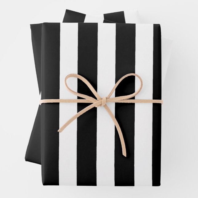 Feuille De Papier Cadeau Bandes noires et blanches (En situation)