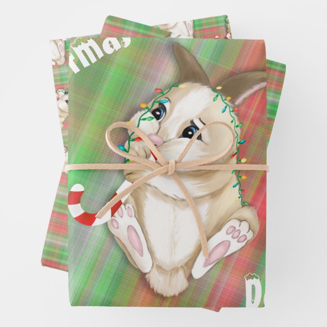 Feuille De Papier Cadeau Bébé de Noël Lapin Vert Rouge Tissu Plaid (En situation)