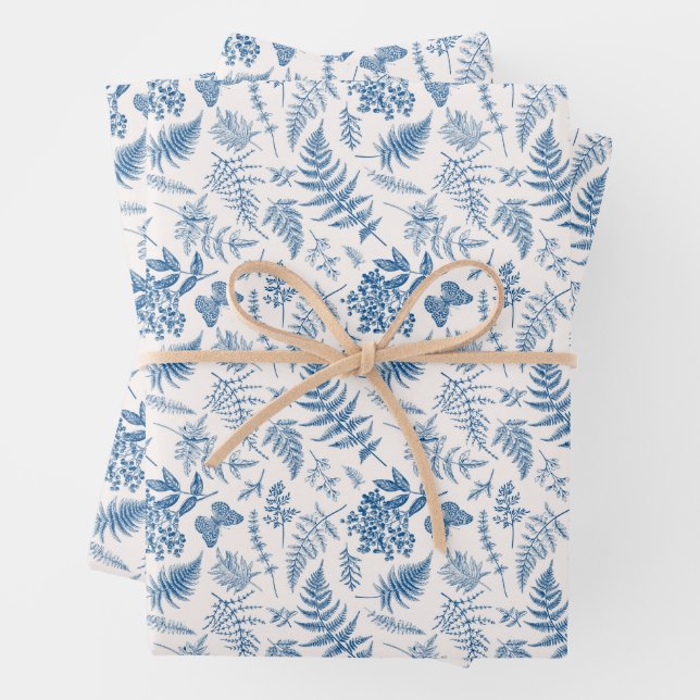 Feuille De Papier Cadeau Blue Garden Butterfly & Floral Garden Motif (En situation)