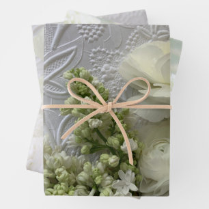 Feuille De Papier Cadeau Cadeau mariage à fleurs blanches