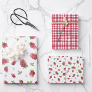 Feuille De Papier Cadeau Cartes rouges et fraises