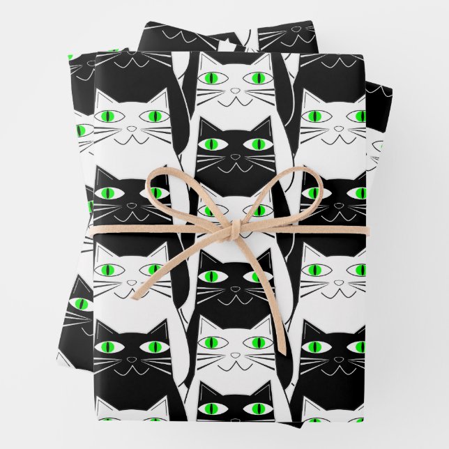 Feuille De Papier Cadeau Chats noirs et blancs (En situation)
