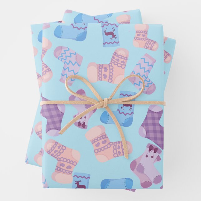 Feuille De Papier Cadeau Chaussettes pendantes à la main Carrelage Motif bl (En situation)