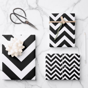 Feuille De Papier Cadeau Chevron de tailles différentes en noir et blanc