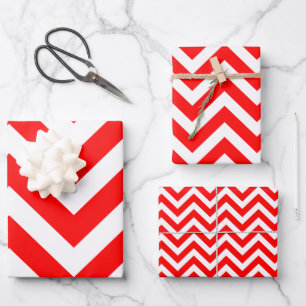 Feuille De Papier Cadeau Chevron de tailles différentes rouge et blanc