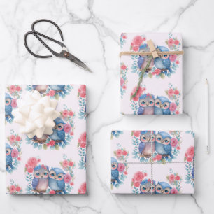 Feuille De Papier Cadeau Chouettes amoureuses assis sur une branche d'arbre