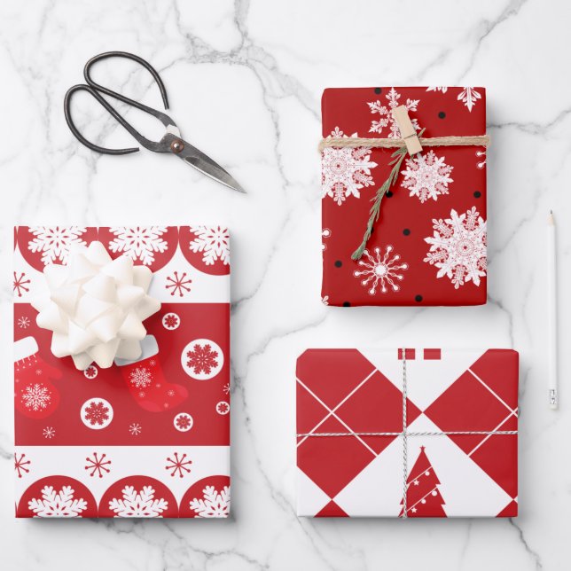 Feuille De Papier Cadeau Christmas Stockings Trees and Snowflakes Red (Recto)
