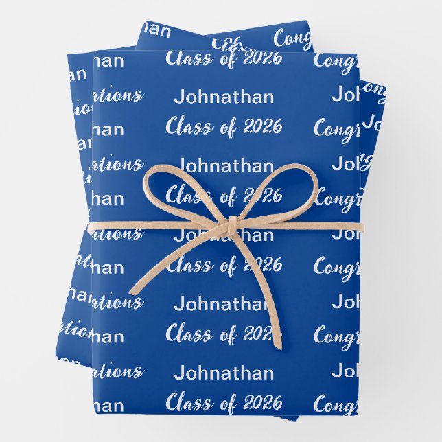 Feuille De Papier Cadeau Classe de 2025 Blue White Félicitations Grad Name (En situation)