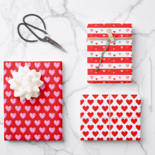 Feuille De Papier Cadeau Cœurs sur fond rouge et blanc