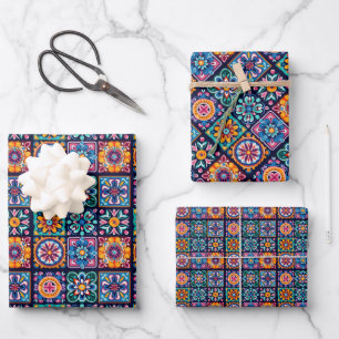 Feuille De Papier Cadeau Conception de carreaux de mosaïque colorés avec fl