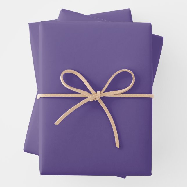 Feuille De Papier Cadeau Couleur uni violet ultra violet (En situation)