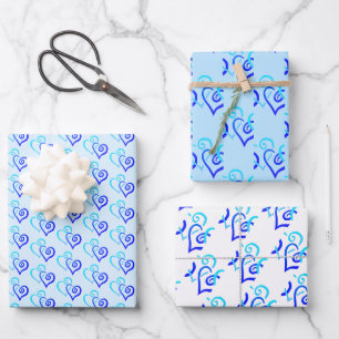 Feuille De Papier Cadeau Couleurs Bleues Deux Motif Coeur Lié