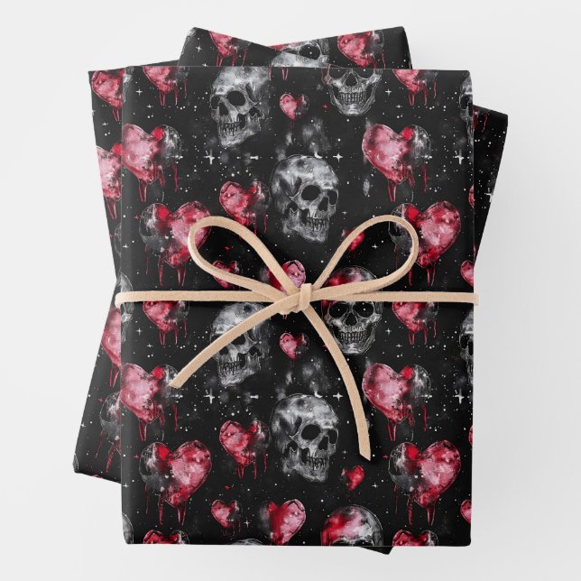 Feuille De Papier Cadeau Crânes d'amour gothique et Coeurs rouges (En situation)