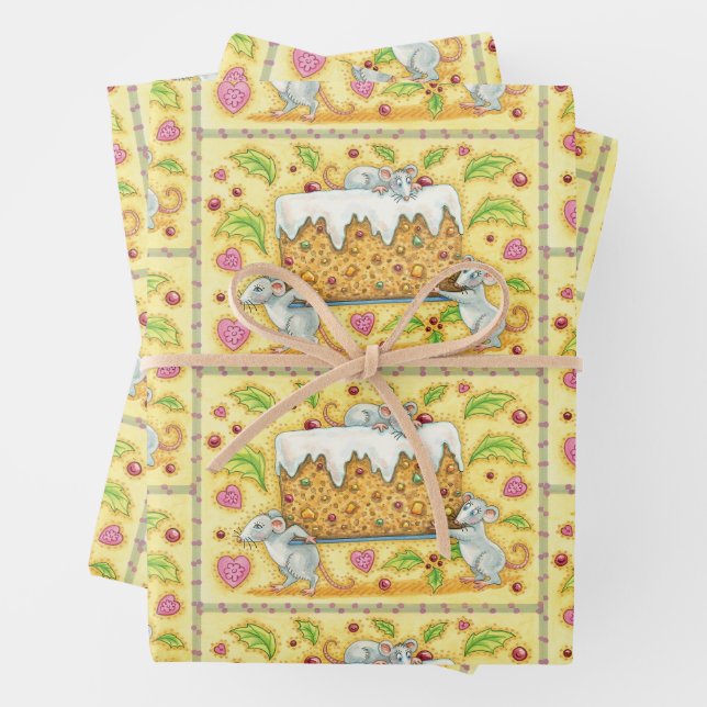 Feuille De Papier Cadeau Cute Christmas Mice Carrying a Fruit Cake Dessert (En situation)