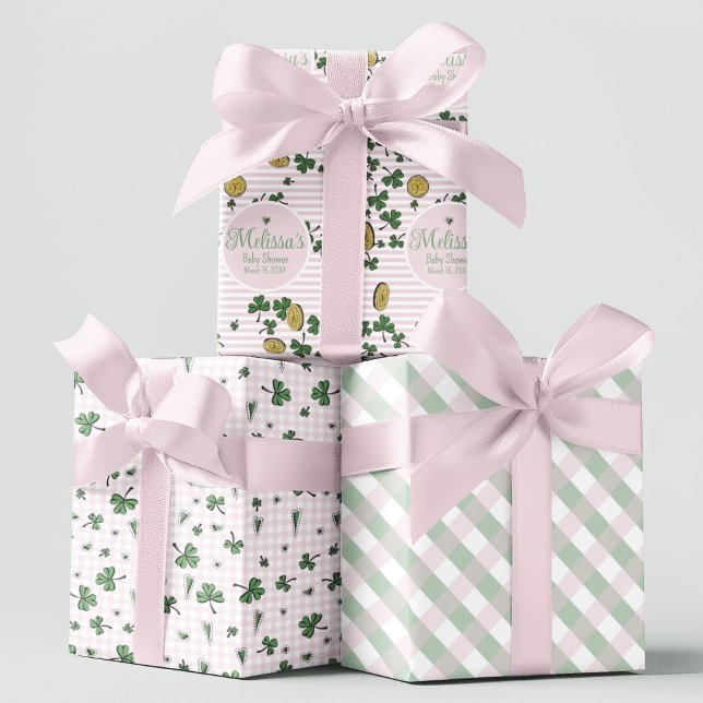Feuille De Papier Cadeau Cute rose et vert Clochers Baby shower irlandais (Custom Girl Irish Shower Hand-Drawn Illustrations. Green Clovers & Lucky Gold Coins in Pink & White)