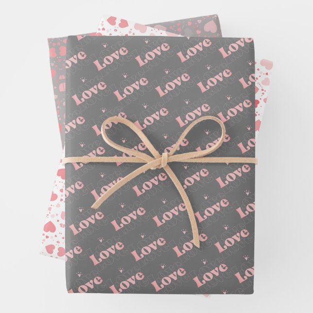 Feuille De Papier Cadeau Cute rose/gris Valentine ‘Love’ & Motif de coeur (En situation)