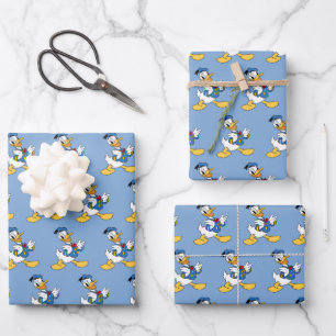 Feuille De Papier Cadeau Donald Duck   Pose Fière