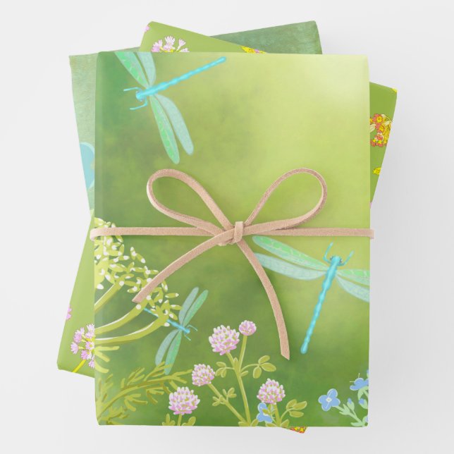 Feuille De Papier Cadeau Dragonfly Meadow (En situation)