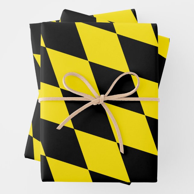 Feuille De Papier Cadeau Drapeau diamant de Bavière noire et jaune Motif (En situation)
