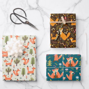 Feuille De Papier Cadeau Enfants mignonés de renards heureux jouer dans la 