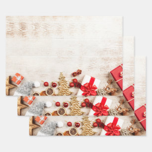 Feuille De Papier Cadeau Équipe cycliste Christmas sur Rustic Wooden Board