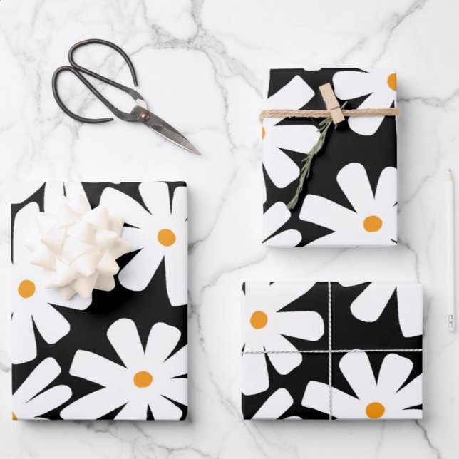 Feuille De Papier Cadeau Faisceaux de printemps rétro motif floral noir (Créateur téléchargé)