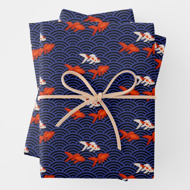 Feuille De Papier Cadeau Fantail Goldfish sur Segaiha Wave Motif (En situation)